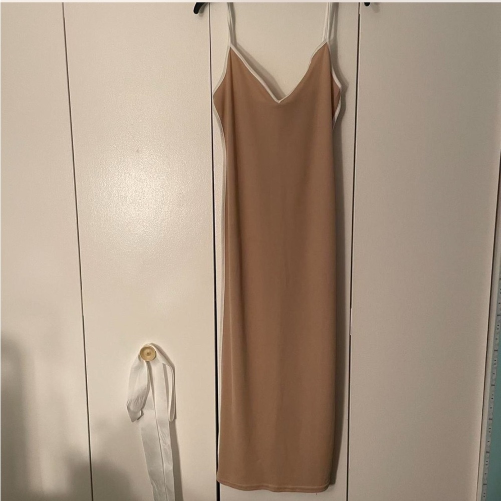 PrettyLittleThing Tan Strapless Dress